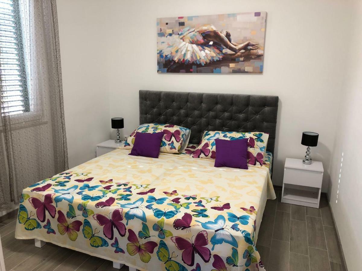 Apartments J&K Poljica  ภายนอก รูปภาพ