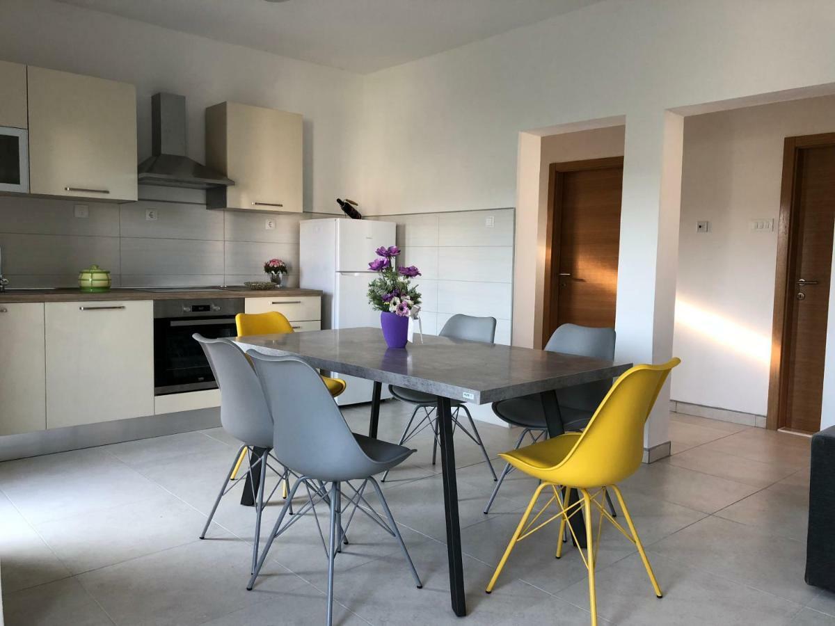 Apartments J&K Poljica  ภายนอก รูปภาพ